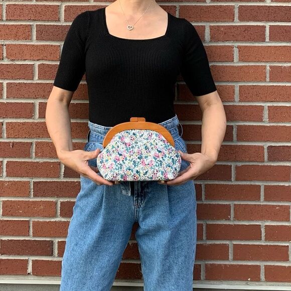 Handmade Genuine Leather Floral Printed Round Wooden Frame Clutch/CrossBody - Picture 1 of 16